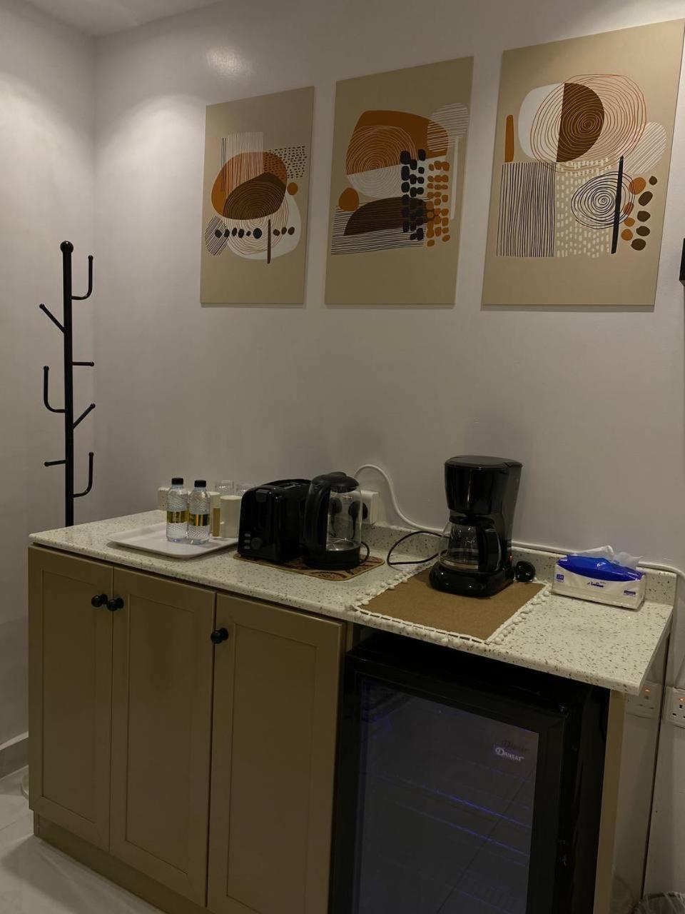 شقة غرفة وصالة بالعقيق Apartment *