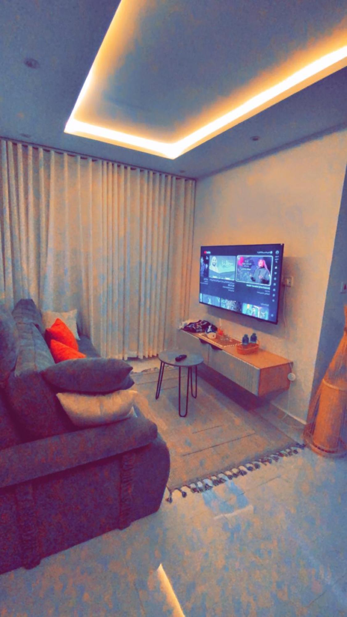 شقة غرفة وصالة بالعقيق *